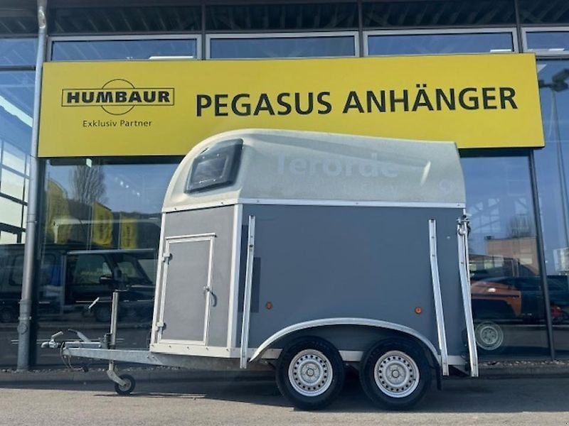 Blomert Nairobi 2 Pferde Aluboden 2,4t. Sattelkammer