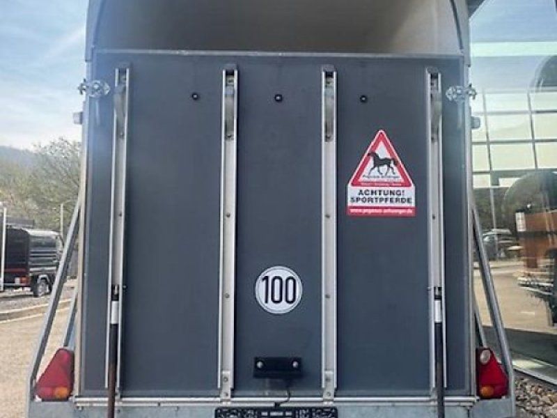 Blomert Nairobi 2 Pferde Aluboden 2,4t. Sattelkammer