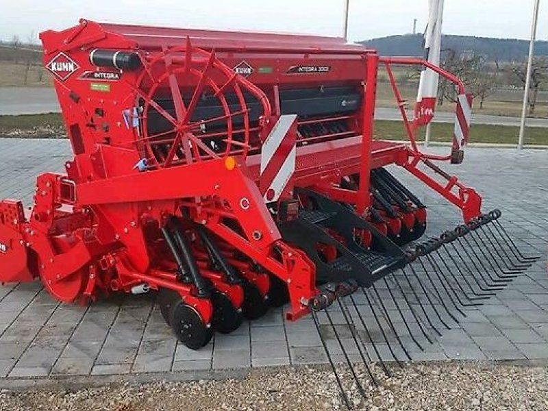 Kuhn Combiliner / Kreiselegge HRB 303 D +  INTEGRA 3003