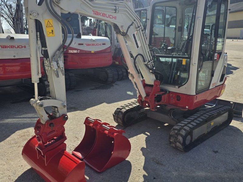 Takeuchi TB225