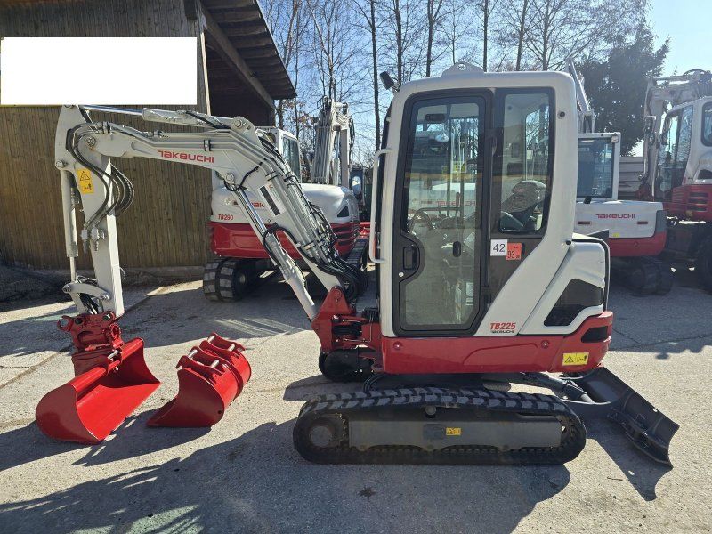 Takeuchi TB225