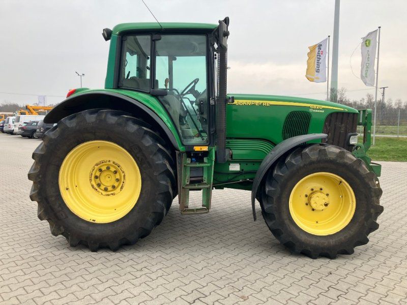 John Deere 6820