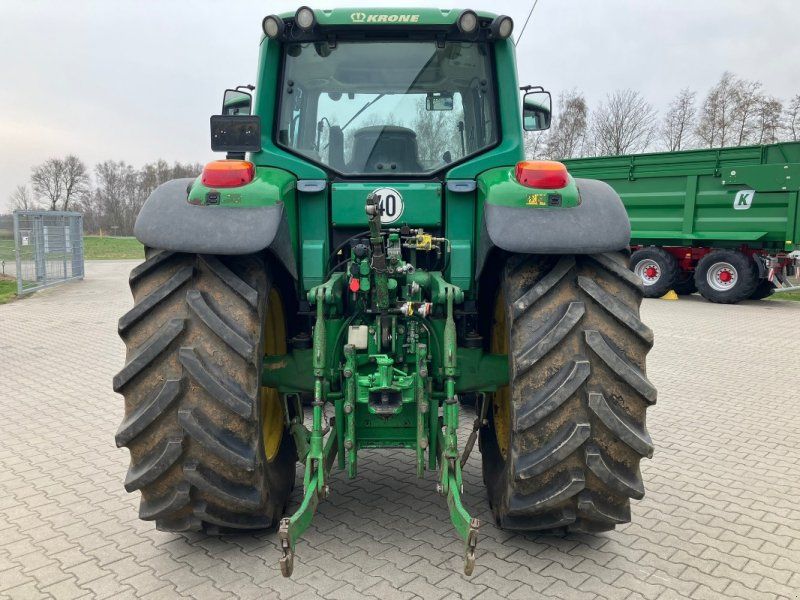 John Deere 6820
