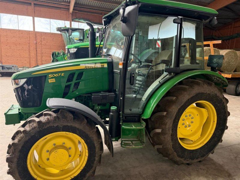 John Deere 5067E 24/12 AC Aktion