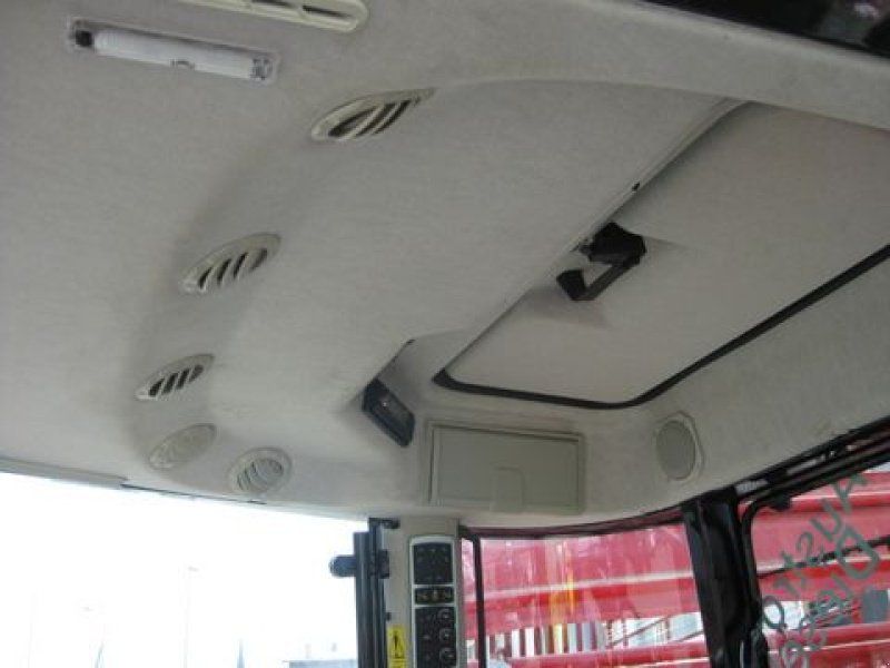 Massey Ferguson 5709 S