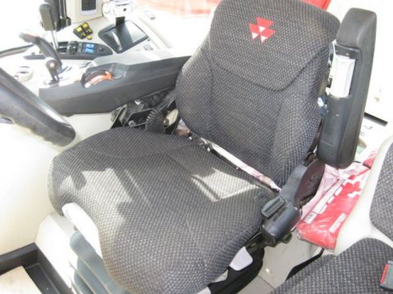 Massey Ferguson 5709 S