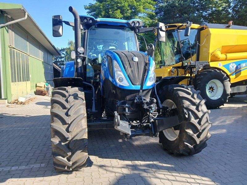 New Holland T6.145 Auto Command (Stage V)