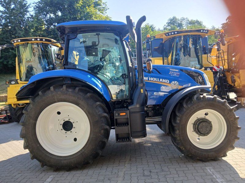 New Holland T6.145 Auto Command (Stage V)
