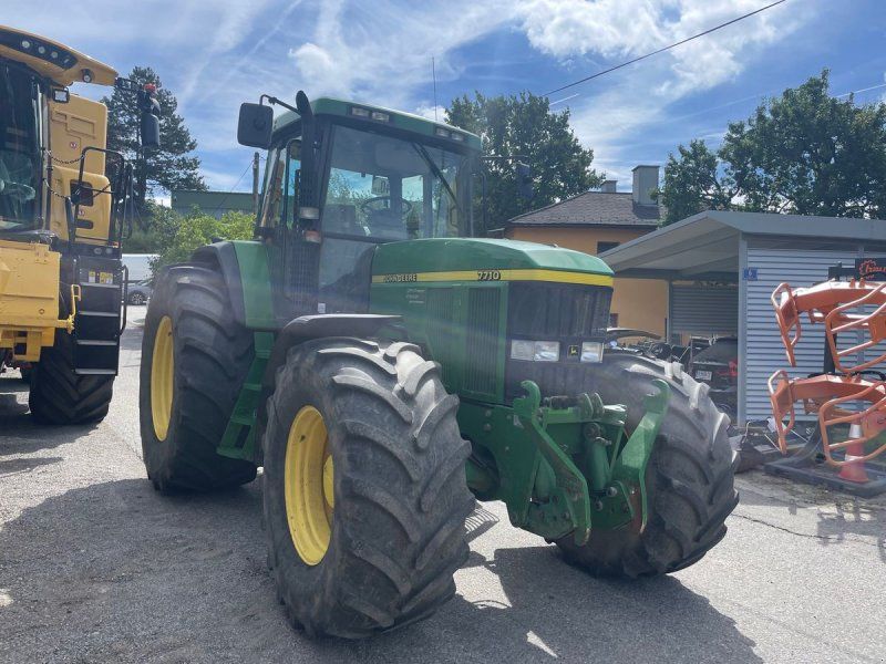 John Deere 7710