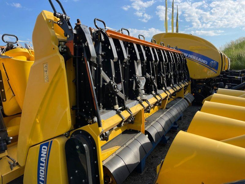 New Holland Maispflücker 980CR 8R 70