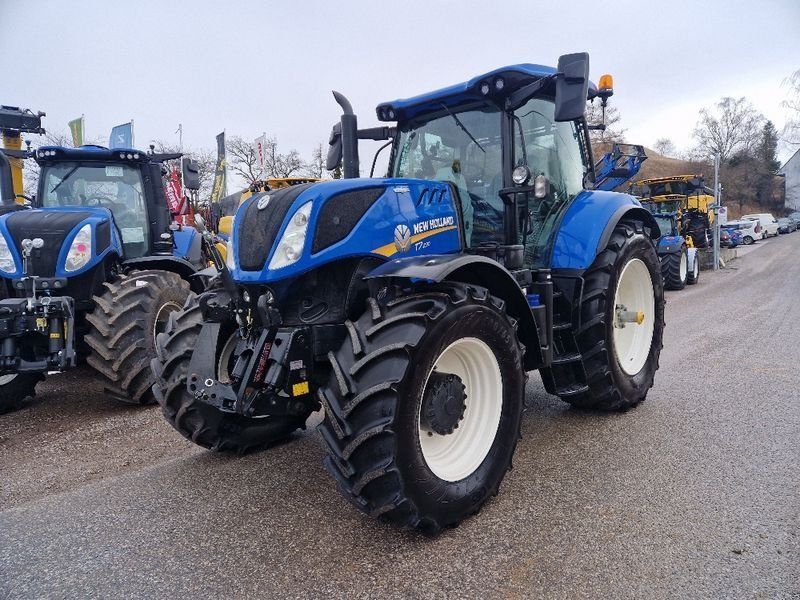 New Holland T7.230 Auto Command SideWinder II (Stage V)