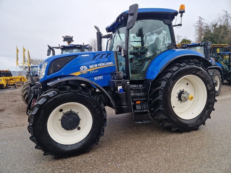 New Holland T7.230 Auto Command SideWinder II (Stage V)