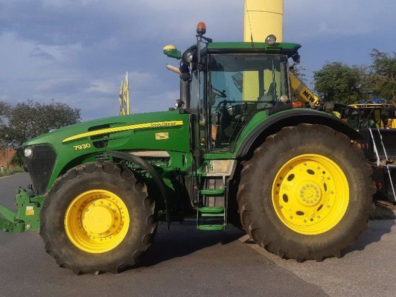 John Deere 7830