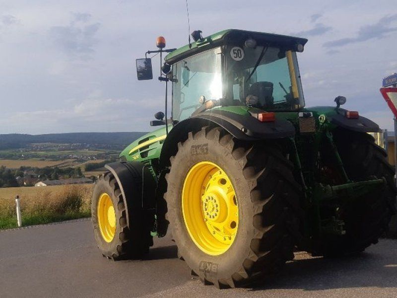 John Deere 7830