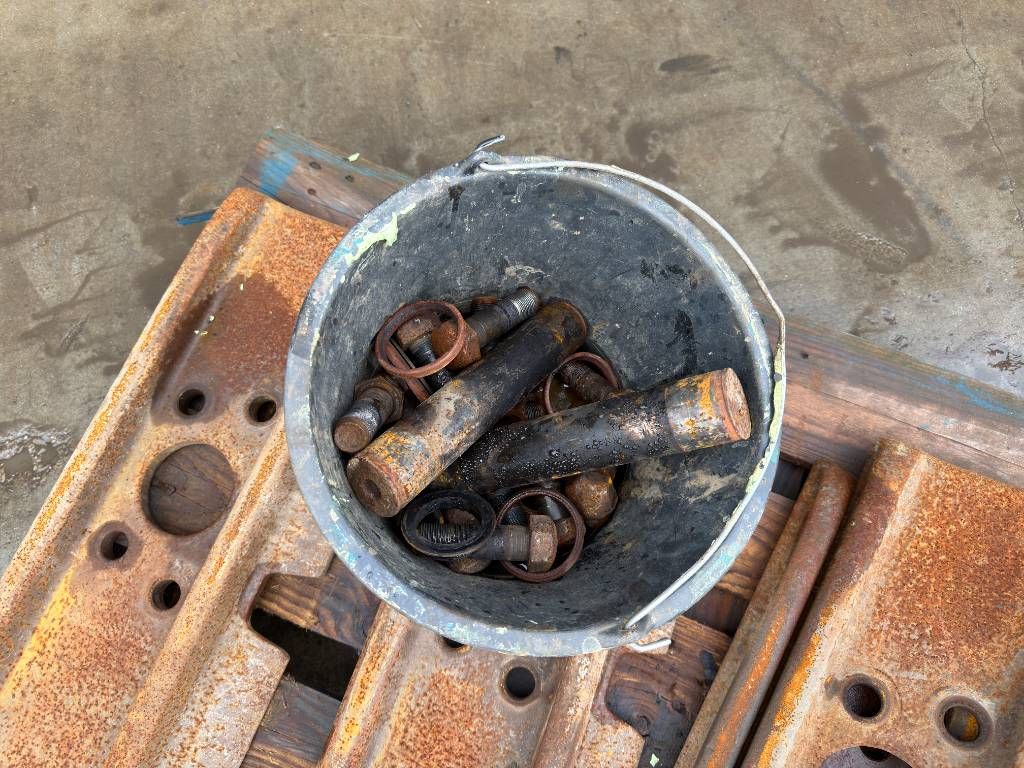 CAT 349E / 352F - 600mm