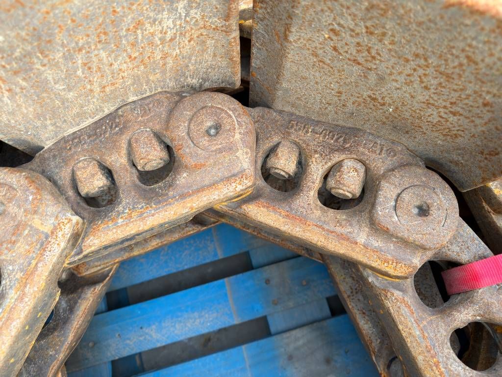 CAT 349E / 352F - 600mm