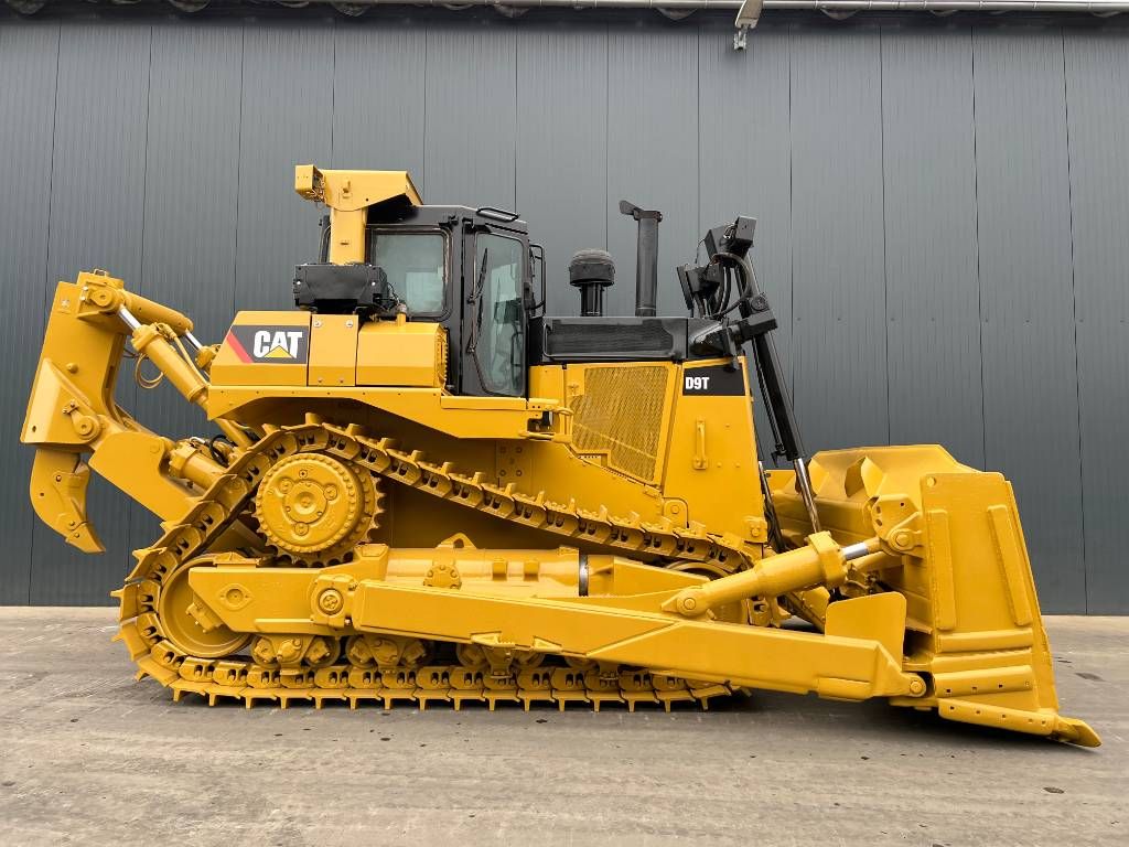CAT D9T