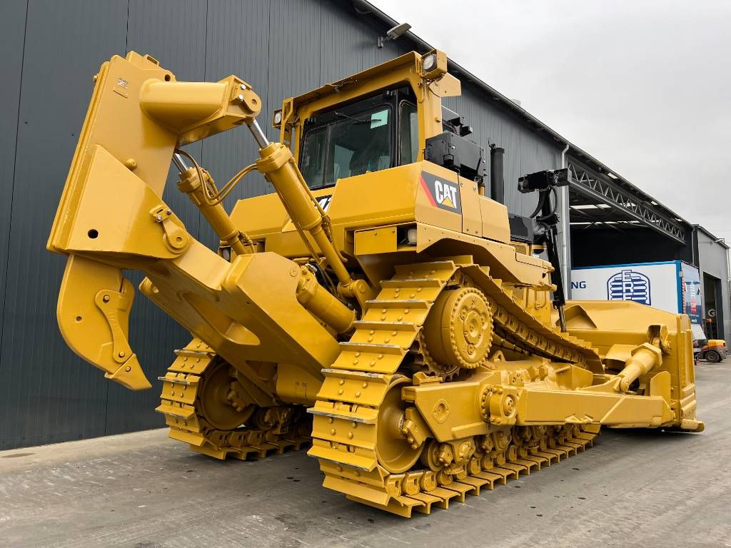 CAT D9T