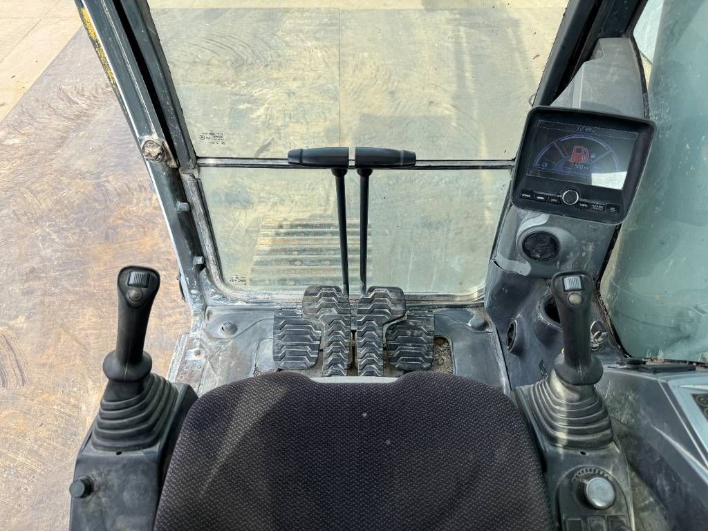 Hyundai Robex 380NLC-9 - Oilquick / Automatic Greasing