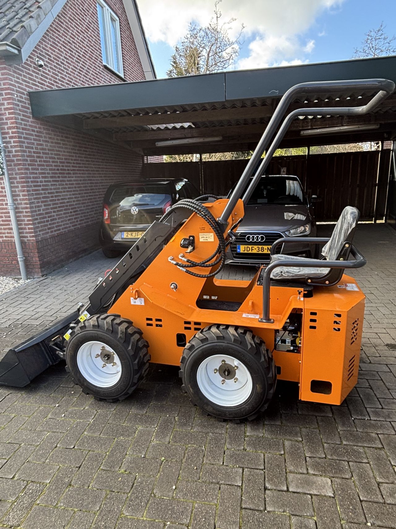 BCT Minishovel ( bobcat skidster)