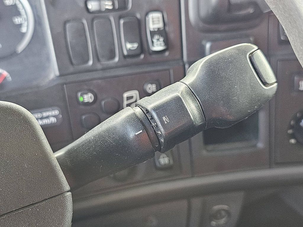 SCANIA R560 8x4 v8 ret. steel