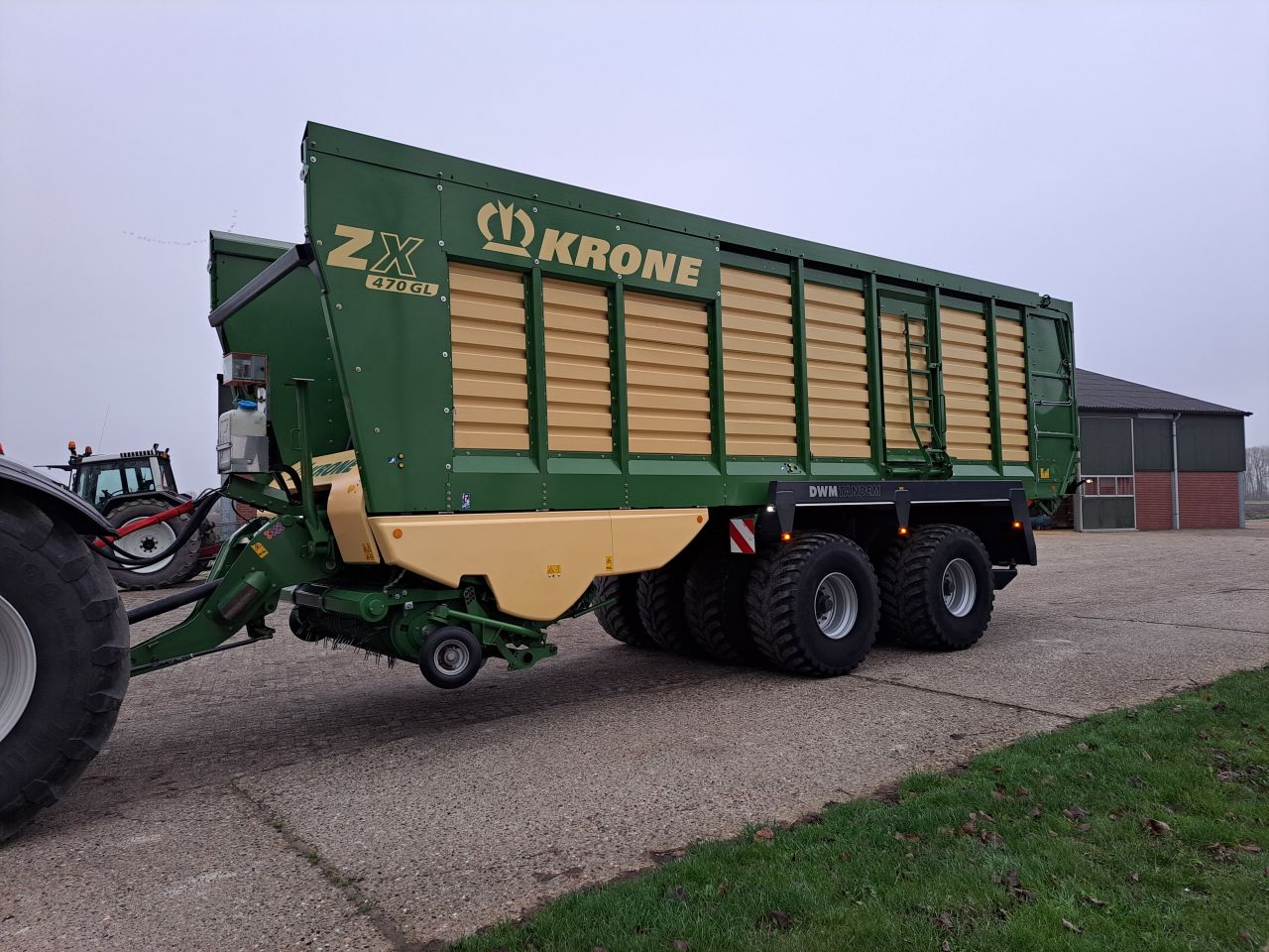Krone ZX 470 GL met 8 wielig onderstel