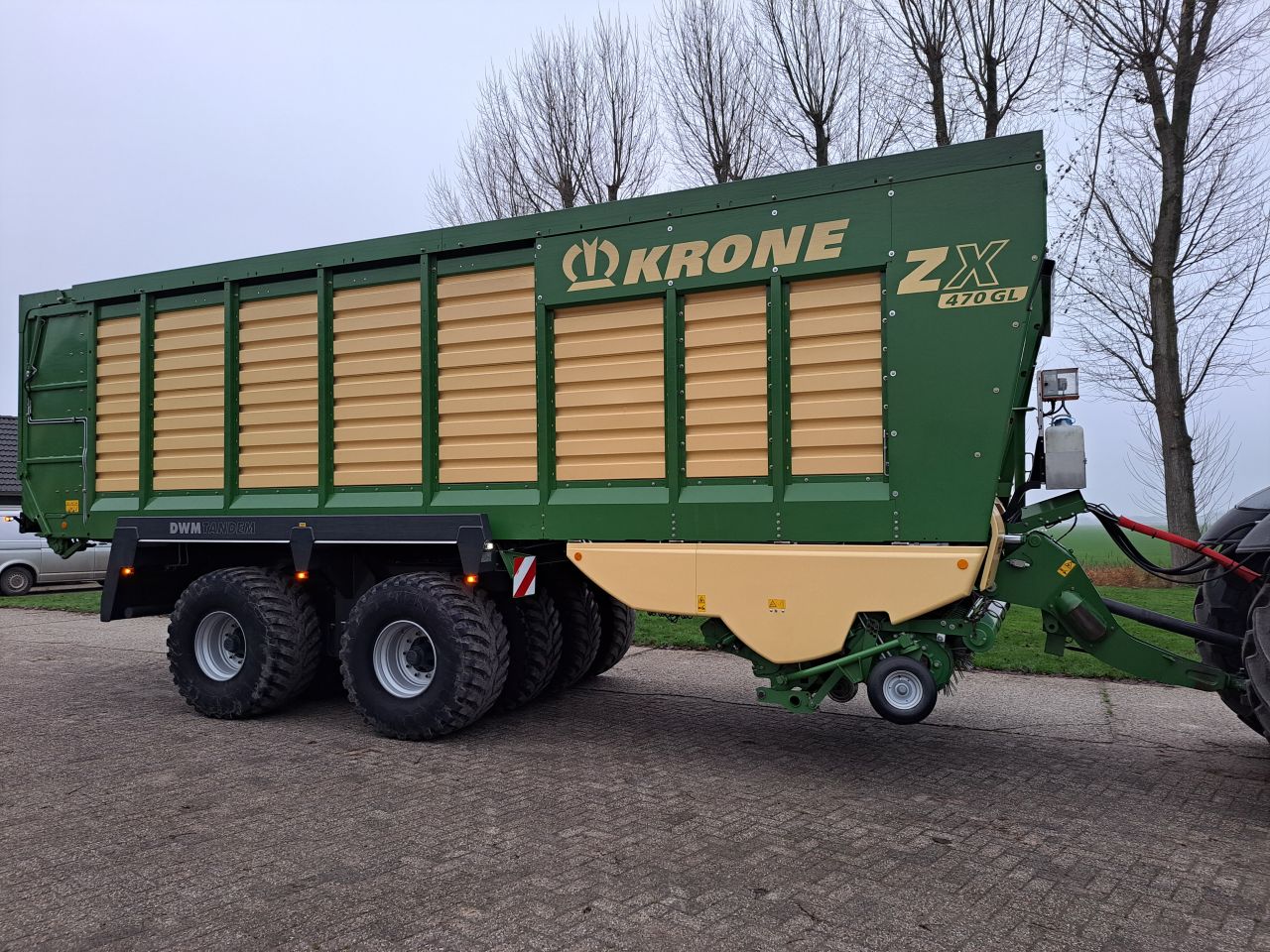 Krone ZX 470 GL met 8 wielig onderstel