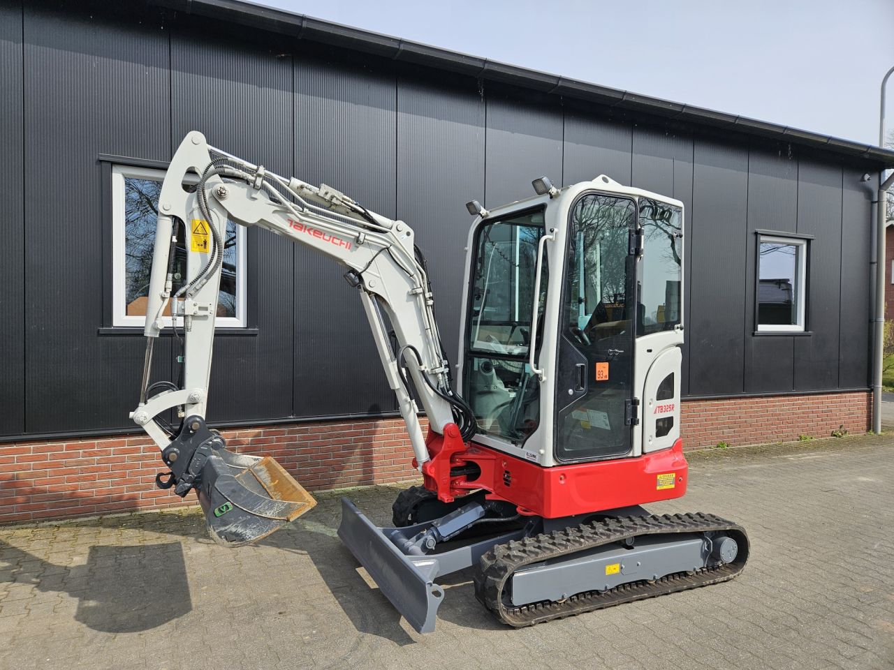 Takeuchi TB325R