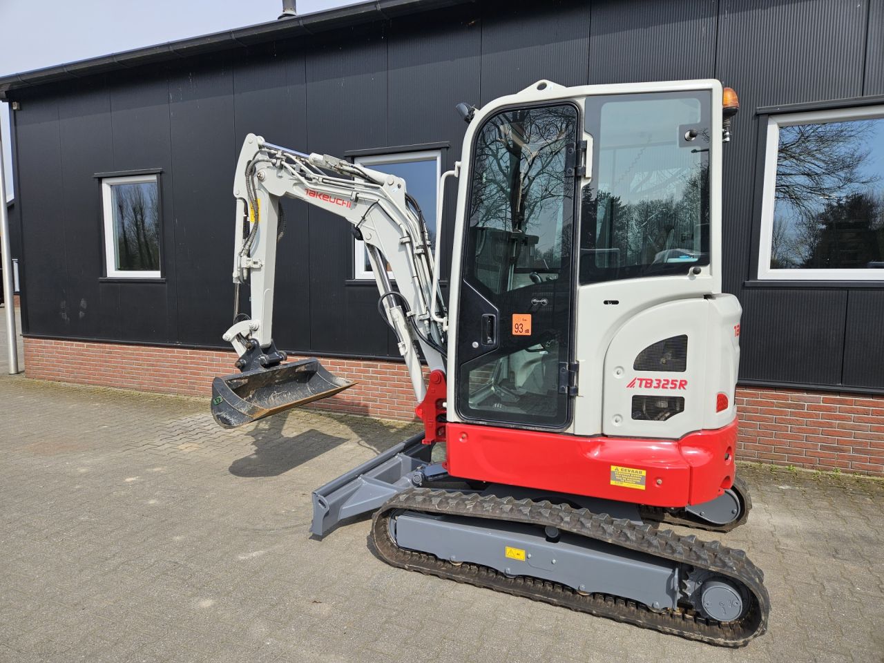 Takeuchi TB325R