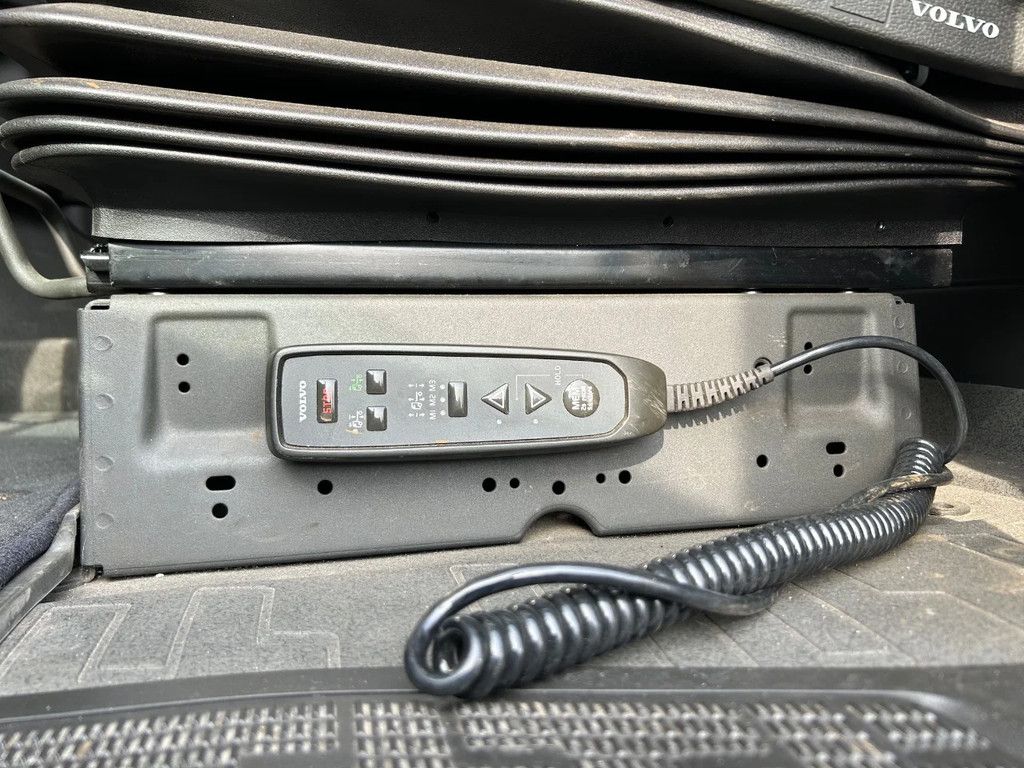 Volvo FH 13.500 | FULL AIR | 6X2/4 STEERING | HYDROLIC | LOW KM !!!