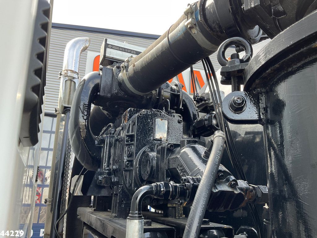 Scania G 440 6x4 Saugwagen