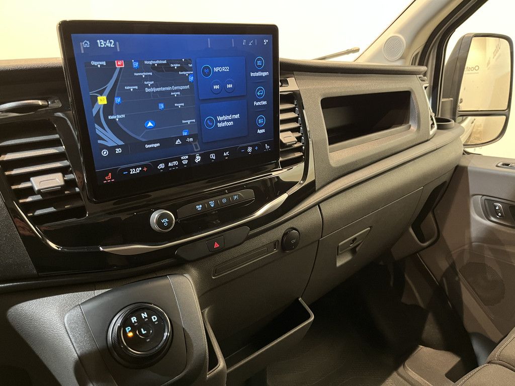 Ford E-Transit 350 L2H2 Trend 68 kWh / 100% Elektrisch !! / Airco / Cruise Control / CarPlay / Camera / Navigatie / 3-Zits / 13.850 KM !!