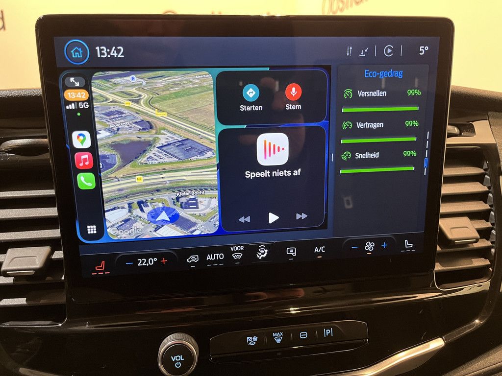 Ford E-Transit 350 L2H2 Trend 68 kWh / 100% Elektrisch !! / Airco / Cruise Control / CarPlay / Camera / Navigatie / 3-Zits / 13.850 KM !!