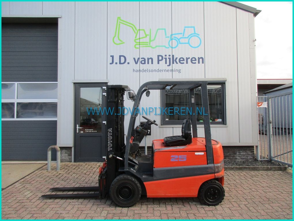 Toyota FBMF25 2.5t elektro triplex4.7m+freelift+sideshift