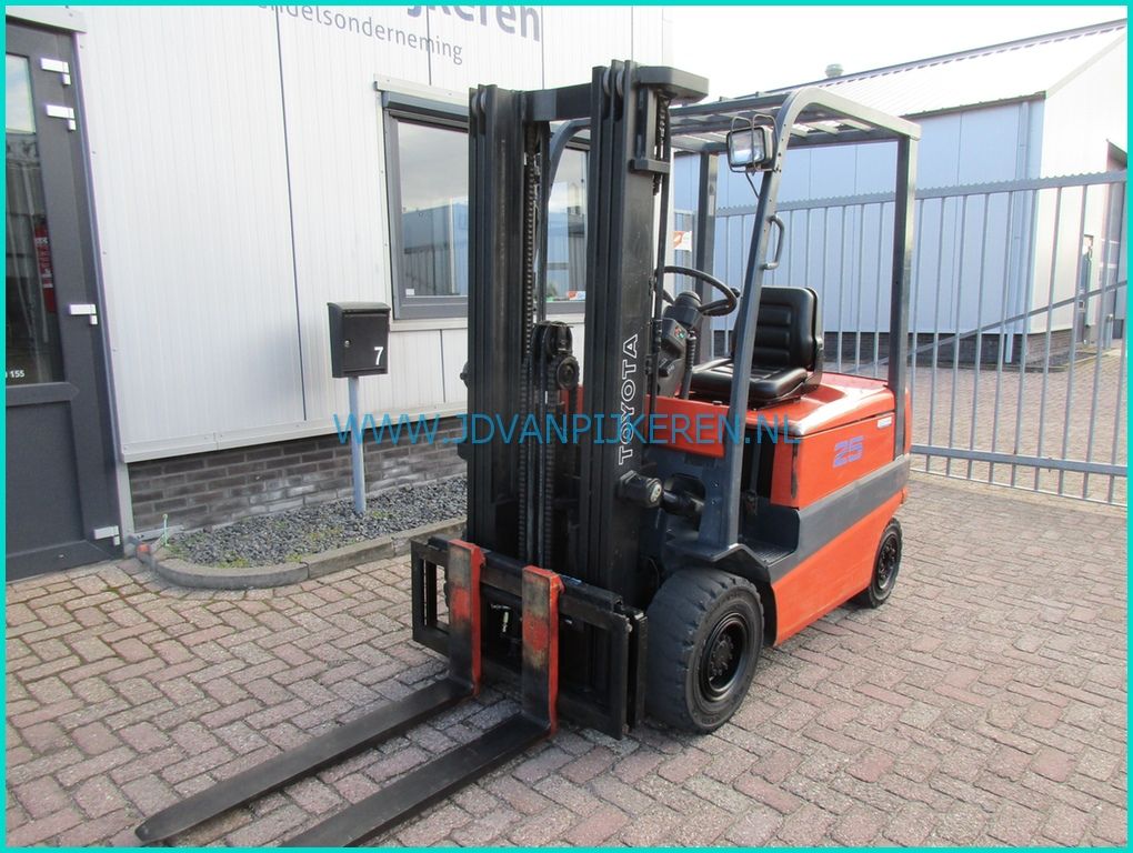 Toyota FBMF25 2.5t elektro triplex4.7m+freelift+sideshift