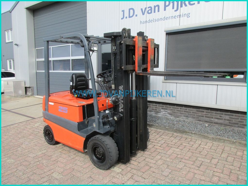 Toyota FBMF25 2.5t elektro triplex4.7m+freelift+sideshift