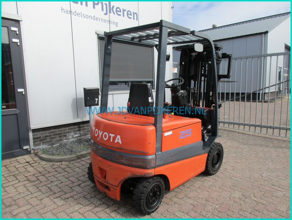 Toyota FBMF25 2.5t elektro triplex4.7m+freelift+sideshift