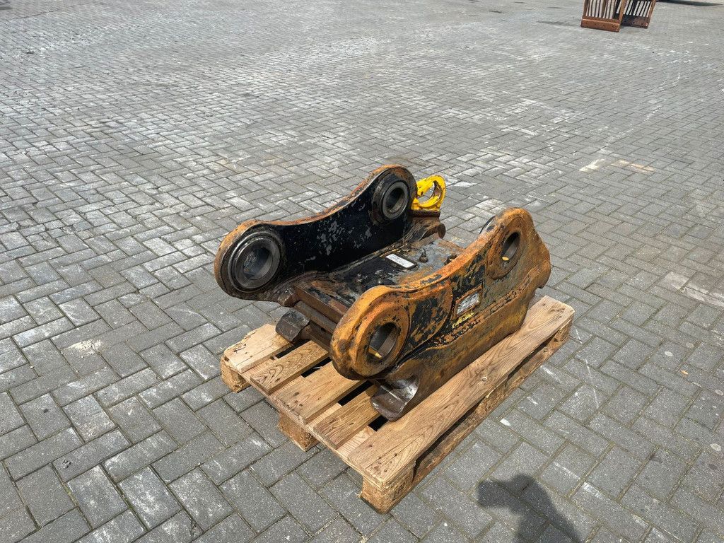 Klepp Mek KM90-D | HYDRAULIC QUICK COUPLER | SNELWISSEL | SCHNELLWECHSLER