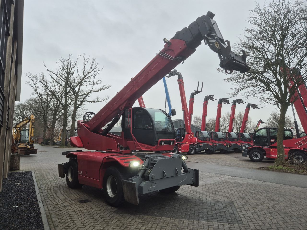 Gebruikte MAGNI RTH 5.25 Smart S-D/C roterende verreiker 25 m