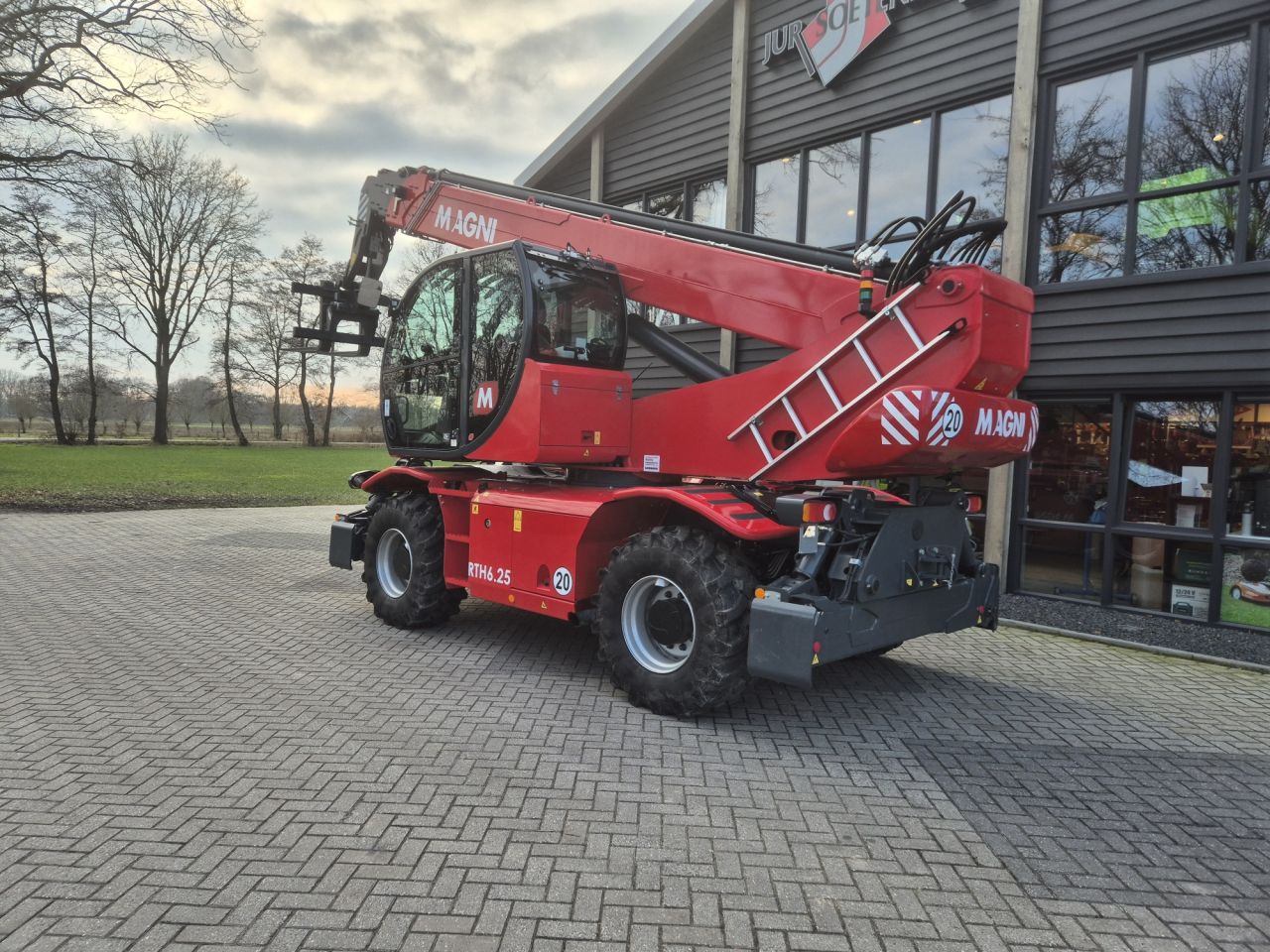 Gebruikte MAGNI RTH 6.25 D/D roterende verreiker 25 m