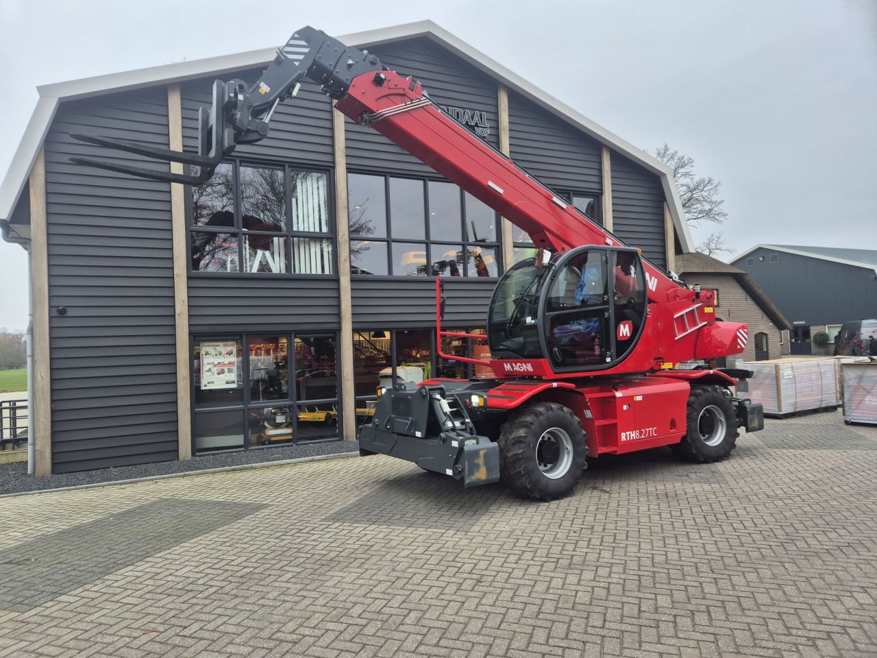 Nieuwe MAGNI RTH 8.27 CTC roterende verreiker 27 m