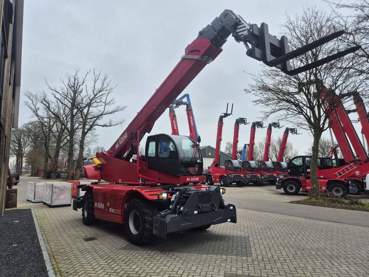 Nieuwe MAGNI RTH 8.27 CTC roterende verreiker 27 m