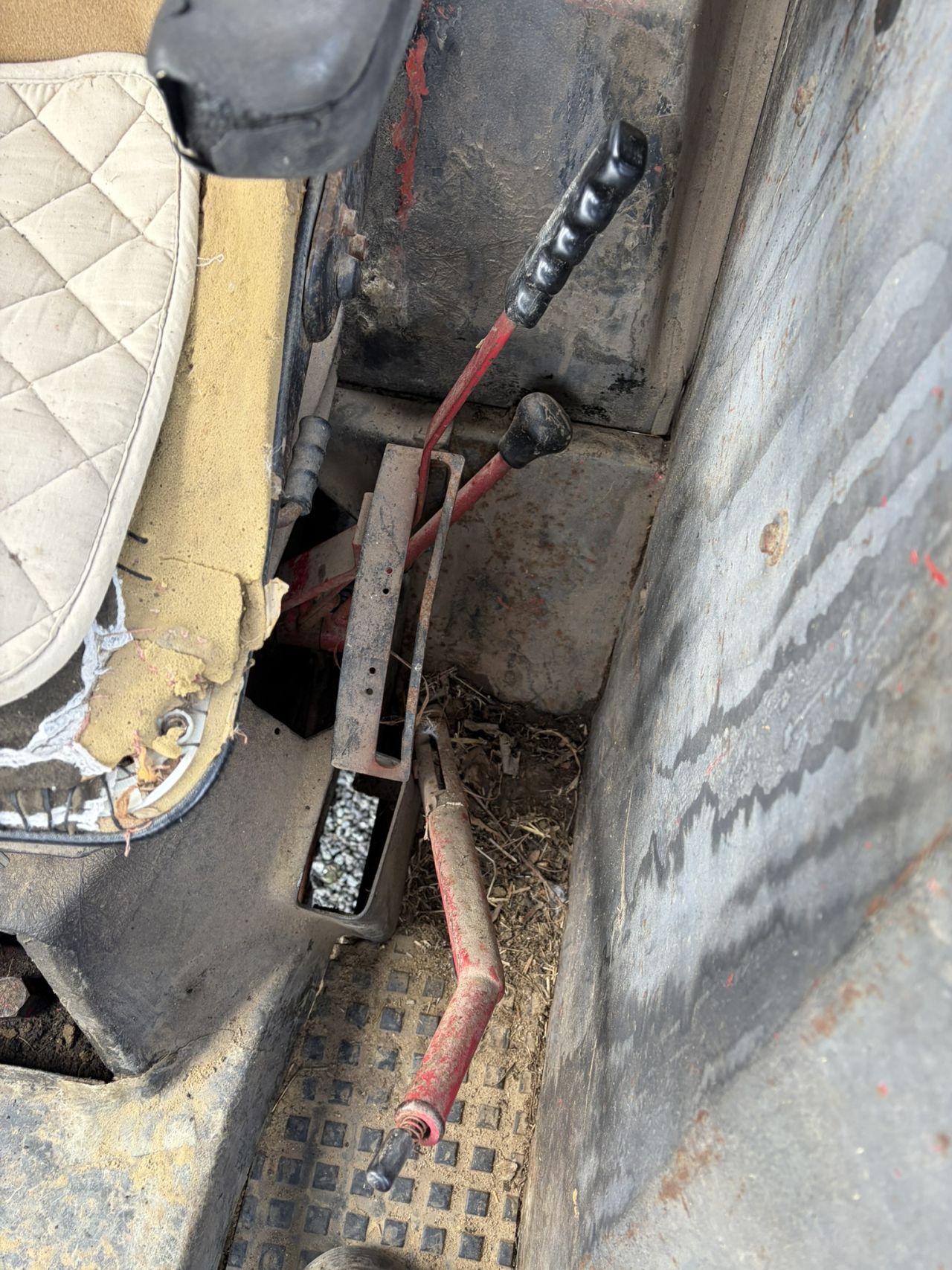 International 844 met cabine en stuurbekrachtiging MARGE