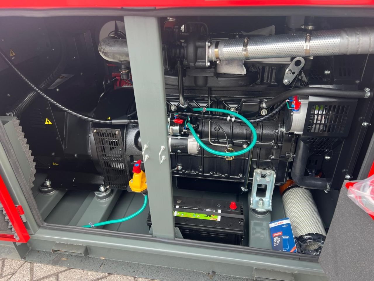 Nieuwe ASHITA AG3-80 diesel generator met 80 KVA