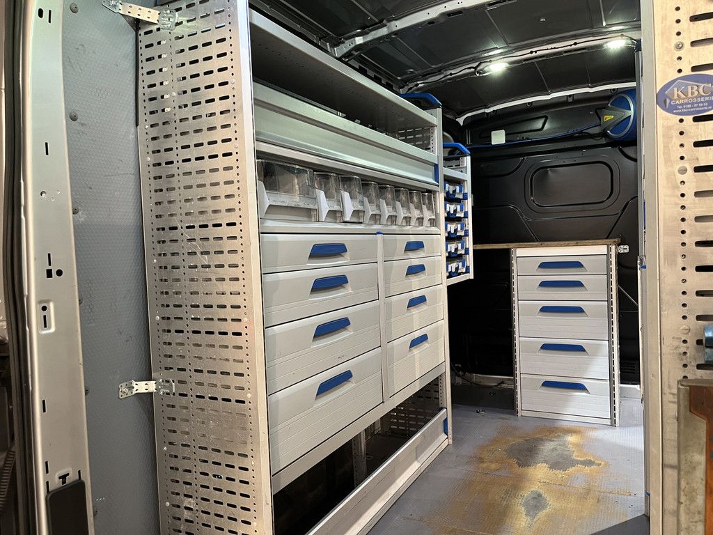 Ford Transit 350 2.0 TDCI L2H2 Trend 130 PK Automaat / Servicebus / Sortimo Inrichting / Euro 6 / Airco / Cruise Control / Camera / 3-Zits