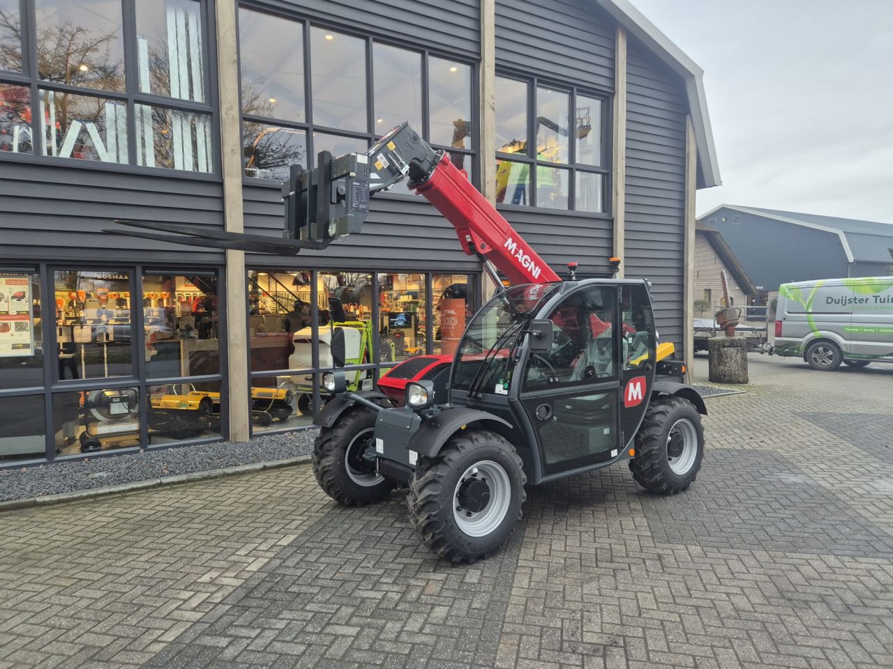 Nieuwe MAGNI TH 3.6 starre verreiker met hefhoogte tot 6 m