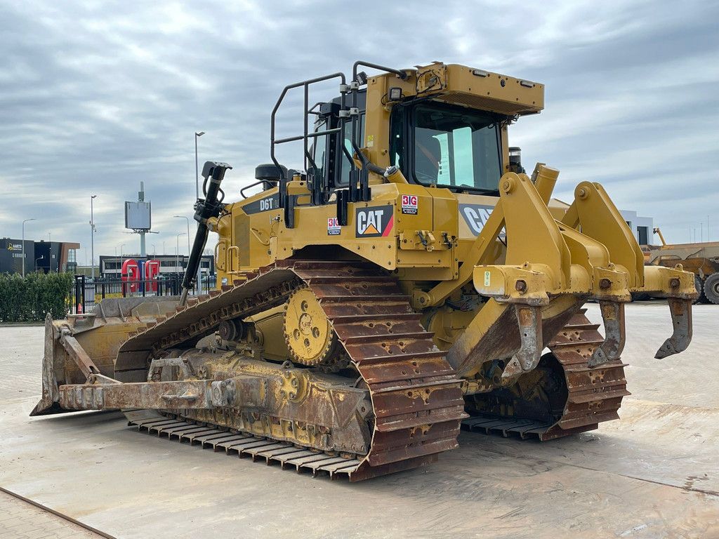 Caterpillar D6T LGP