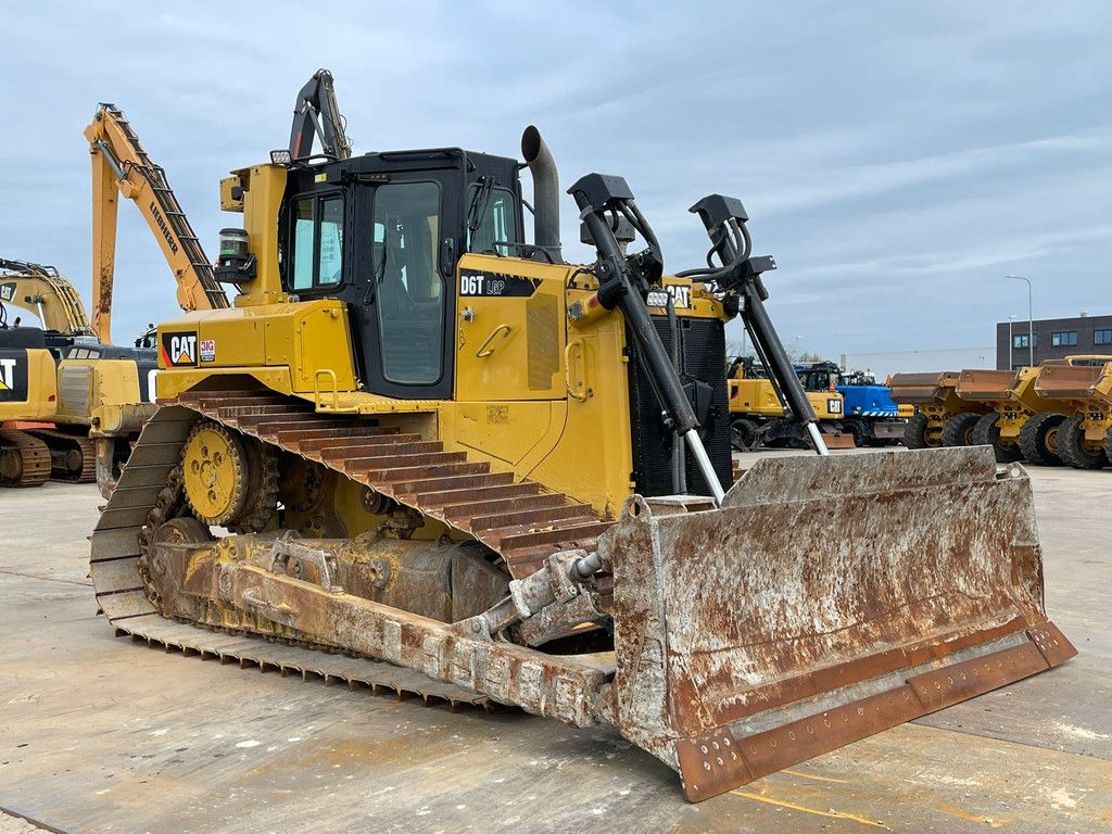 Caterpillar D6T LGP