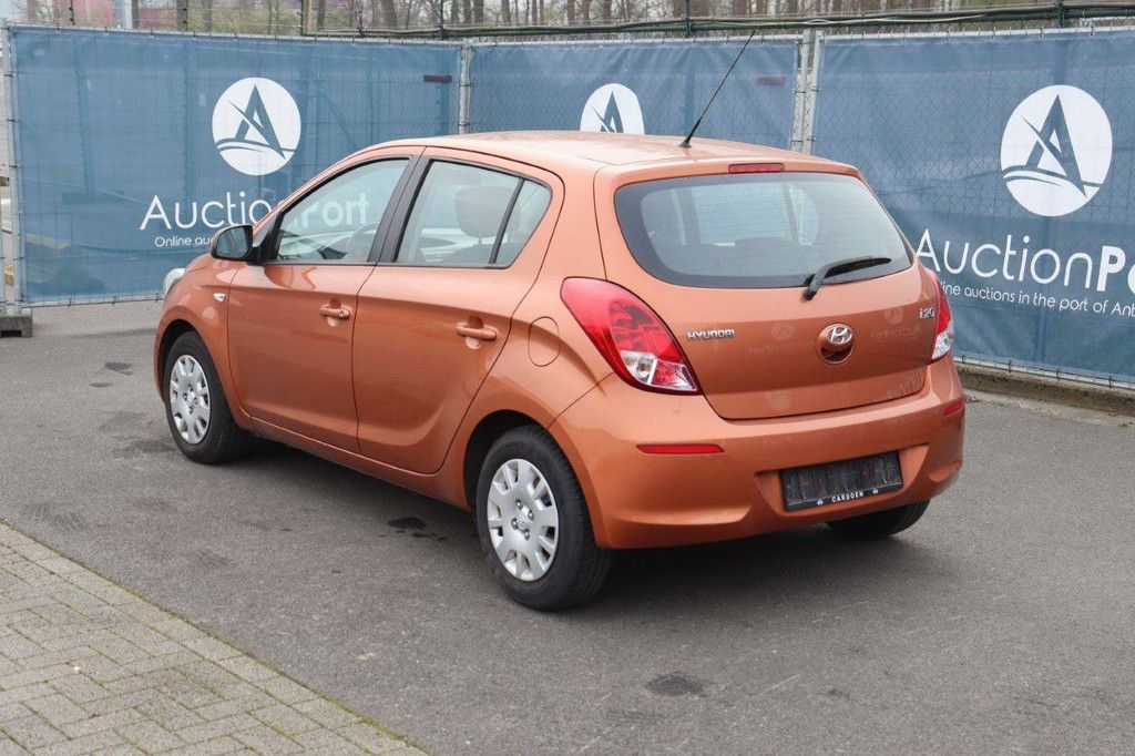 Hyundai i20 Benziner 85 PS Pkw 2014 (Margin)