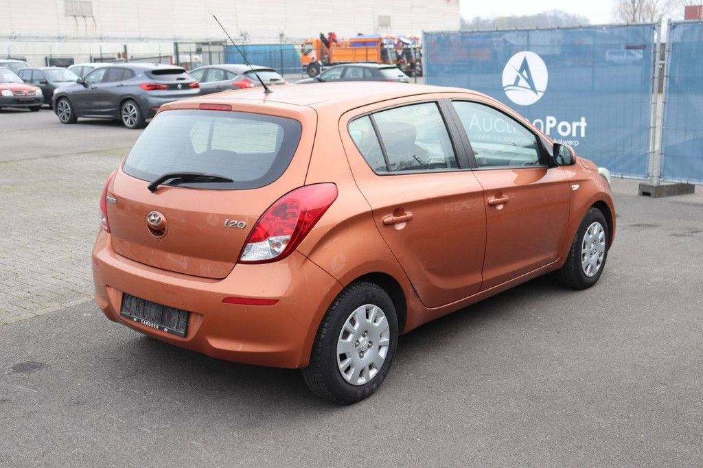 Hyundai i20 Benziner 85 PS Pkw 2014 (Margin)